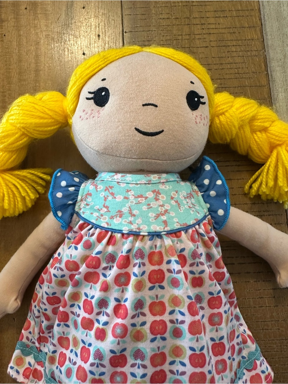 Matilda Jane Sunny Doll 18” Blonde Yellow Hair Apple Floral Dress